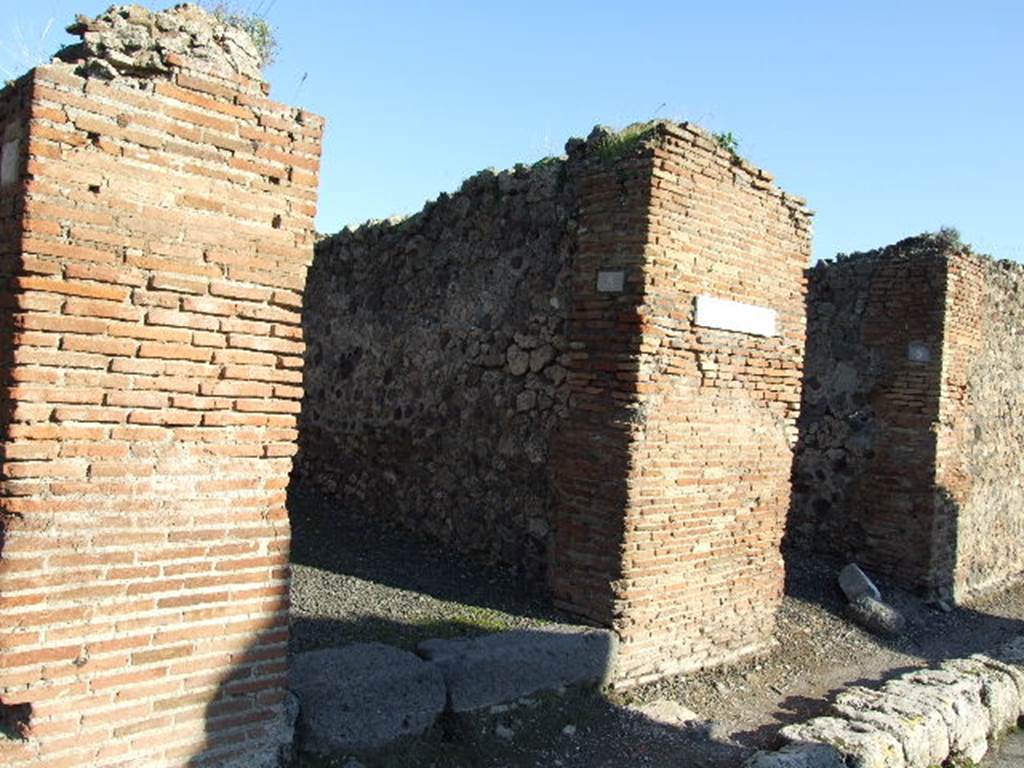 IX.3.8 Pompeii. December 2005. Entrance.