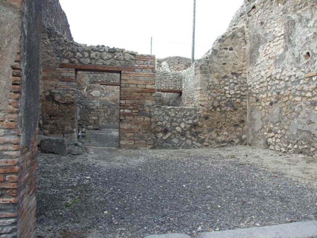 IX.3.13 Pompeii.  March 2009.  Looking north from entrance.