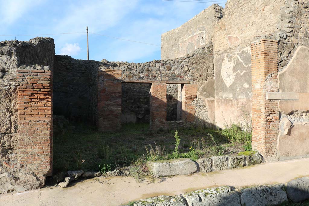 IX.3.18 Pompeii. December 2018. Looking north to entrance. Photo courtesy of Aude Durand.