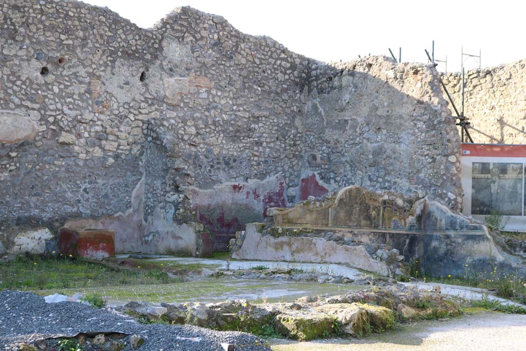 IX.3.21, and IX.3.22, Pompeii. December 2018. Looking north from IX.3.21. Photo courtesy of Aude Durand.
