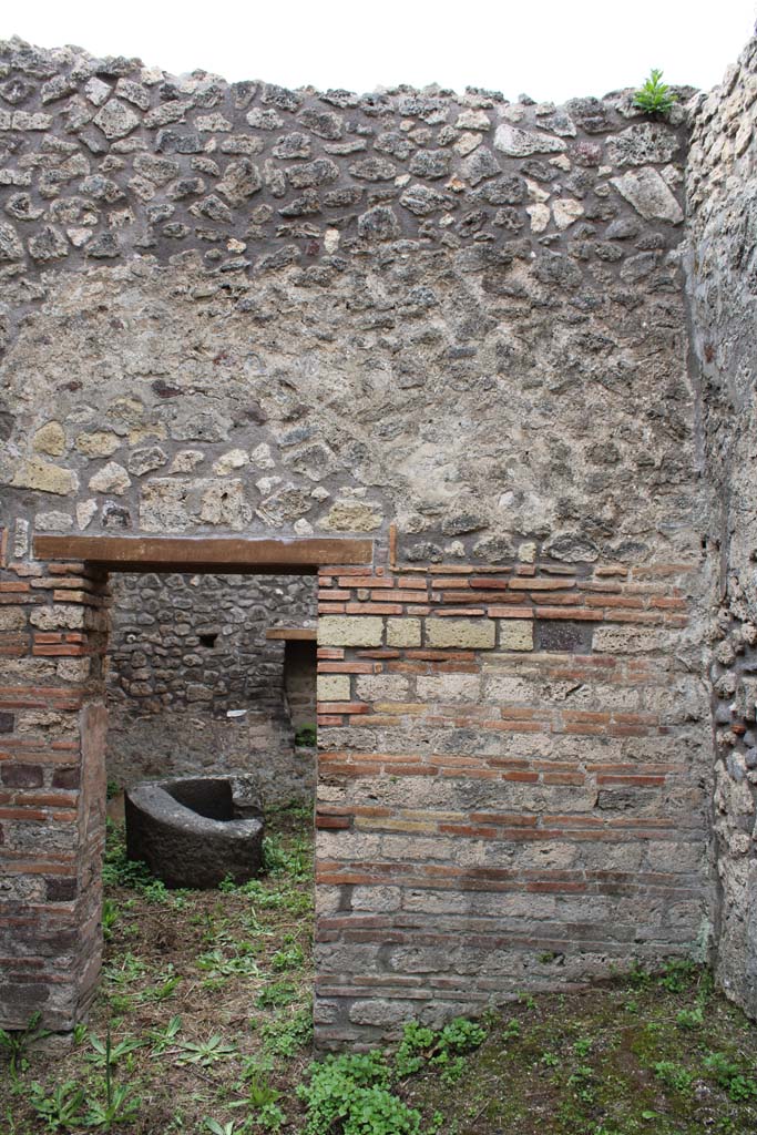 IX.5.4 Pompeii. March 2019. Room c, south wall in south-west corner.
Foto Christian Beck, ERC Grant 681269 DCOR.
