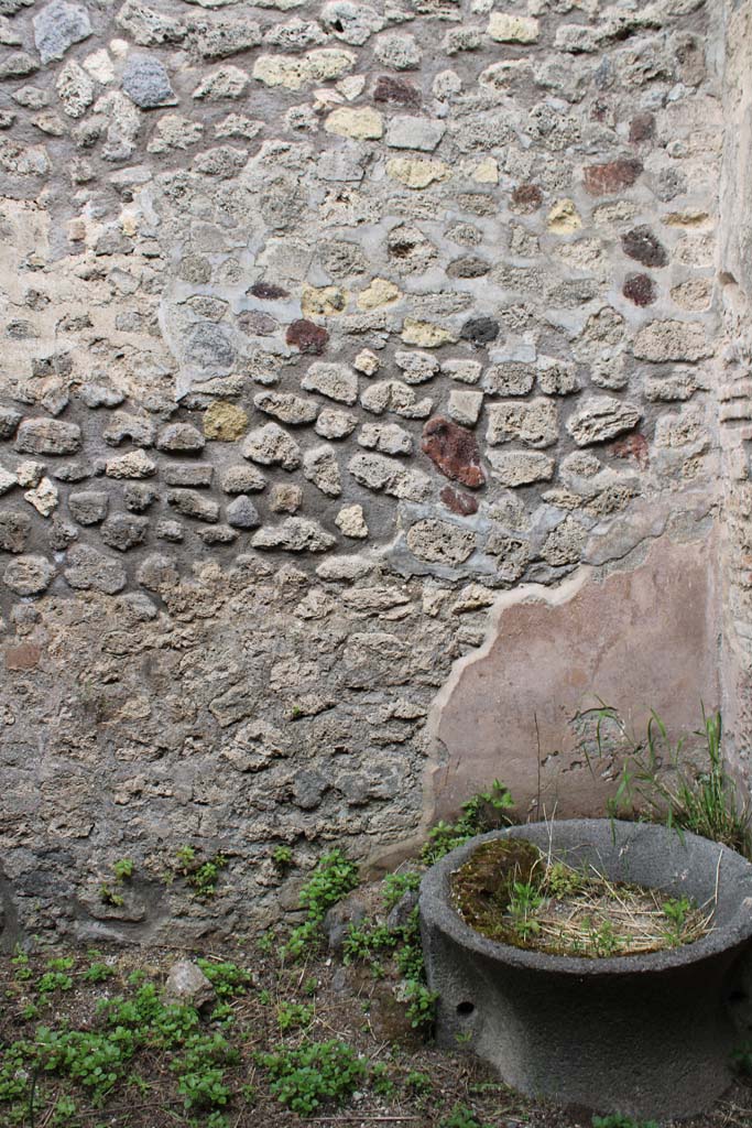 IX.5.4 Pompeii. March 2019. Room d, west wall at north end.
Foto Christian Beck, ERC Grant 681269 DCOR.
