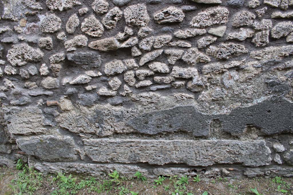 IX.5.4 Pompeii. March 2019. Room e, east wall at north end.
Foto Christian Beck, ERC Grant 681269 DCOR.
