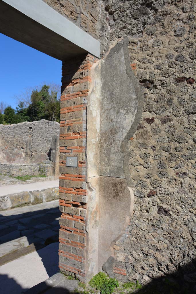 IX.5.5 Pompeii. May 2017. East wall in north-east corner.
Foto Christian Beck, ERC Grant 681269 DÉCOR.

