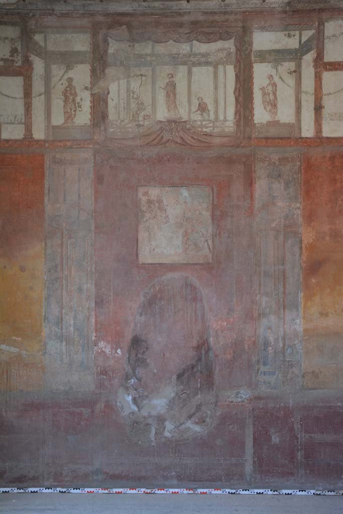IX.5.6 Pompeii. May 2017. Room i, central panel on east wall.       
Foto Christian Beck, ERC Grant 681269 DCOR.
