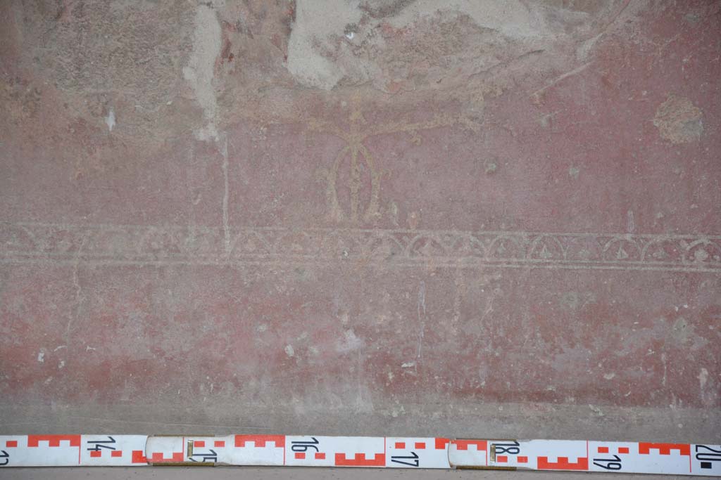 IX.5.6 Pompeii. May 2017. Room i, detail of zoccolo in centre of east wall.      
Foto Christian Beck, ERC Grant 681269 DCOR.
