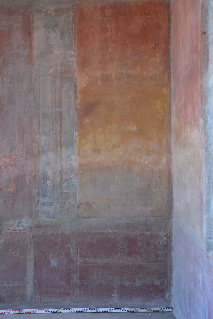 IX.5.6 Pompeii. May 2017. 
Room i, east wall with central painted figure, and zoccolo at south end in south-east corner.     
Foto Christian Beck, ERC Grant 681269 DCOR.




