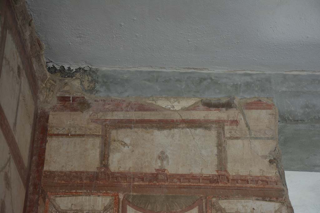 IX.5.6 Pompeii. May 2017. Room i, upper south wall in south-east corner.      
Foto Christian Beck, ERC Grant 681269 DCOR.
