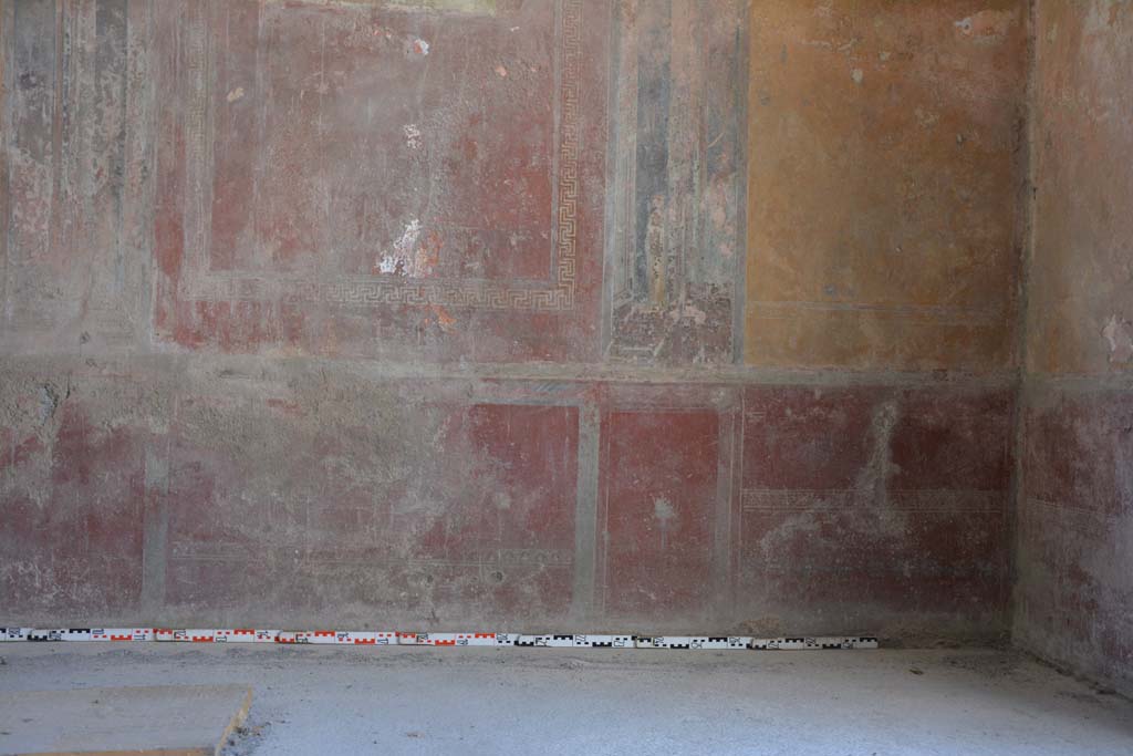IX.5.6 Pompeii. May 2017. Room i, zoccolo on west wall at north end.
Foto Christian Beck, ERC Grant 681269 DCOR.
