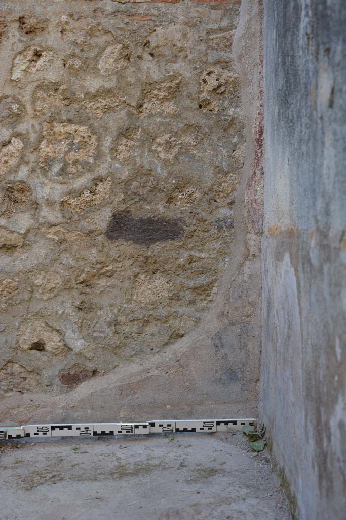 IX.5.6 Pompeii. May 2017. Room o, lower north-east corner.  
Foto Christian Beck, ERC Grant 681269 DCOR.
