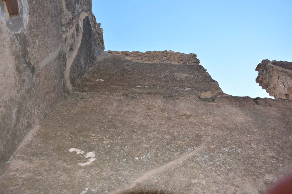 IX.5.6 Pompeii. May 2017. Room p, upper south-west corner and west wall, with upper doorway. 
Foto Christian Beck, ERC Grant 681269 DCOR.


