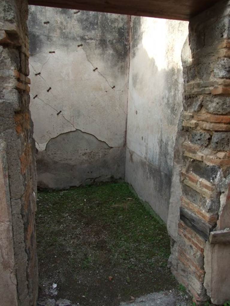 IX.5.6 Pompeii. December 2007. Doorway to room r, looking west.