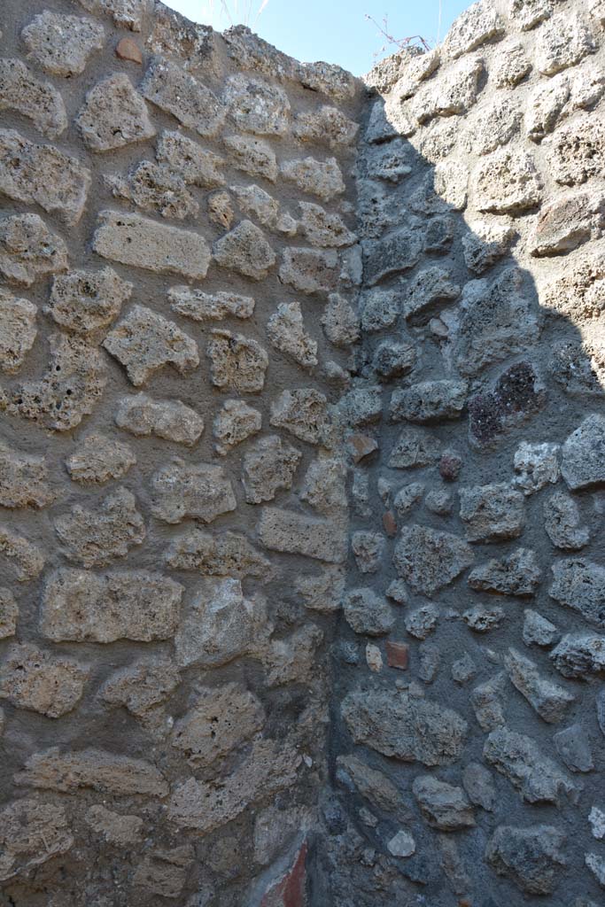 IX.5.6 Pompeii. May 2017. Room f, upper north-west corner. 
Foto Christian Beck, ERC Grant 681269 DCOR.
