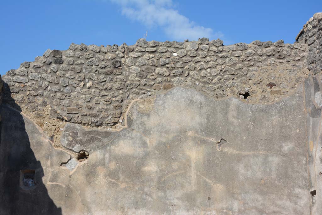 IX.5.6 Pompeii. May 2017. East ala e, upper east wall. 
Foto Christian Beck, ERC Grant 681269 DCOR.
