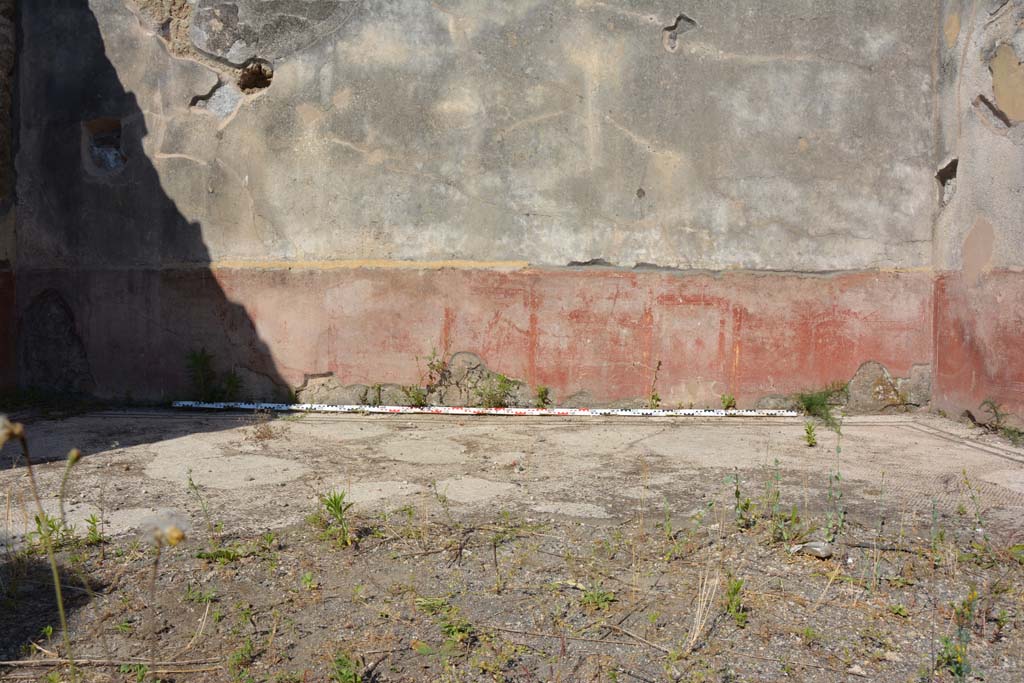 IX.5.6 Pompeii. May 2017. East ala e, lower east wall 
Foto Christian Beck, ERC Grant 681269 DCOR.

