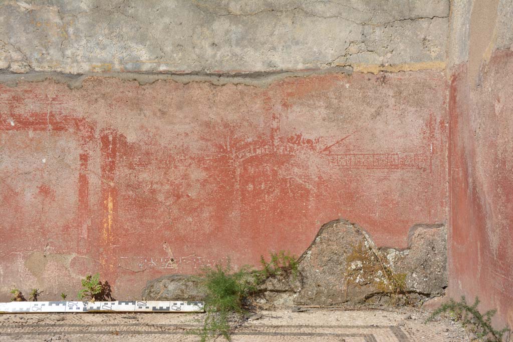 IX.5.6 Pompeii. May 2017. East ala e, continuation of zoccolo at south end of east wall 
Foto Christian Beck, ERC Grant 681269 DCOR.

