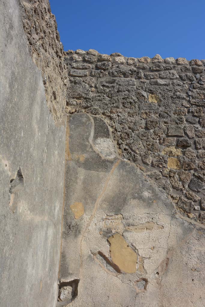 IX.5.6 Pompeii. May 2017. East ala e, upper south wall in south-east corner. 
Foto Christian Beck, ERC Grant 681269 DCOR.


