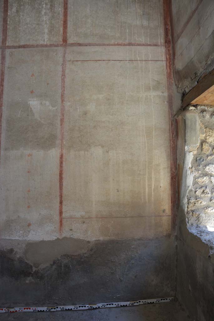 IX.5.6 Pompeii. May 2017. Room k, east wall in south-east corner, or room l (L). 
Foto Christian Beck, ERC Grant 681269 DCOR.
