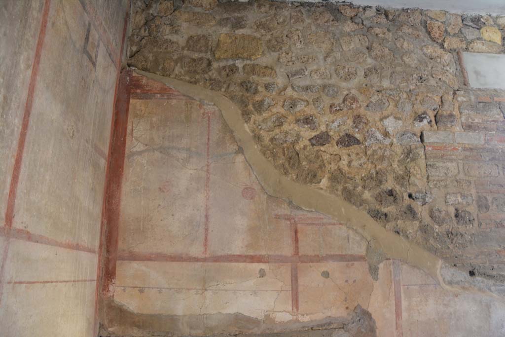 IX.5.6 Pompeii. May 2017. Room l (L), upper south wall in south-east corner above window 
Foto Christian Beck, ERC Grant 681269 DCOR.

