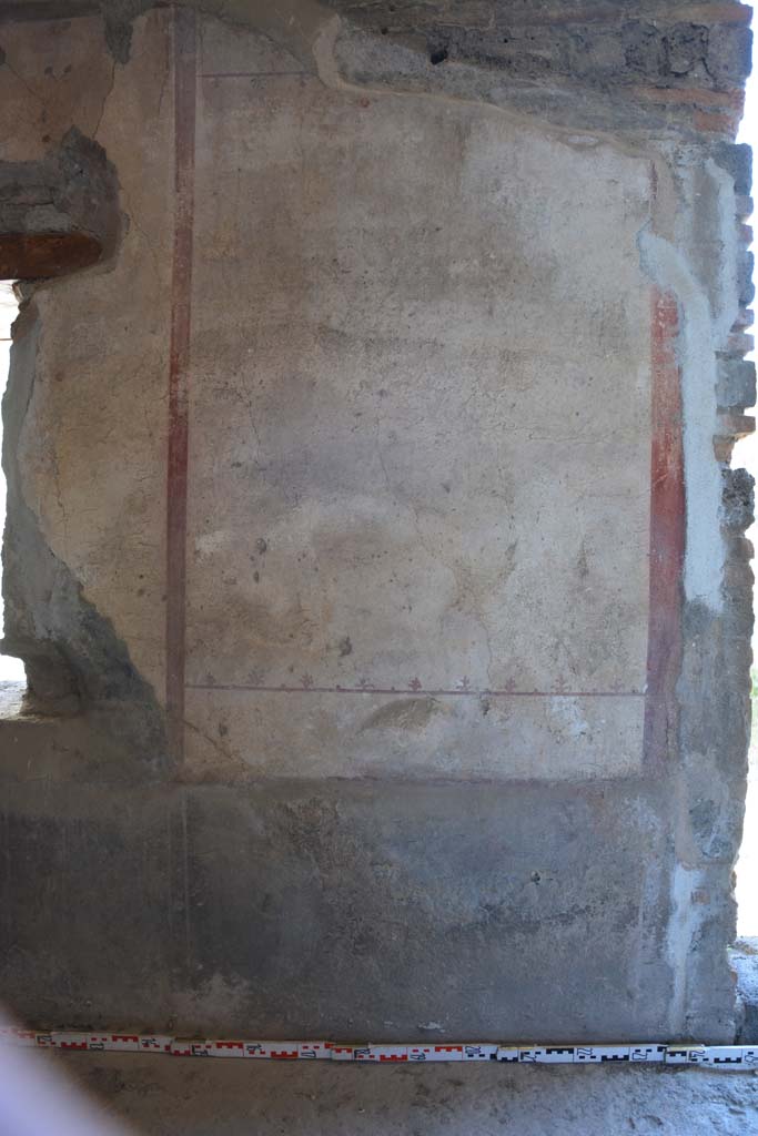 IX.5.6 Pompeii. May 2017.
Room l (L), south wall, looking towards panel between window and doorway (steps), on right.  
Foto Christian Beck, ERC Grant 681269 DCOR.
