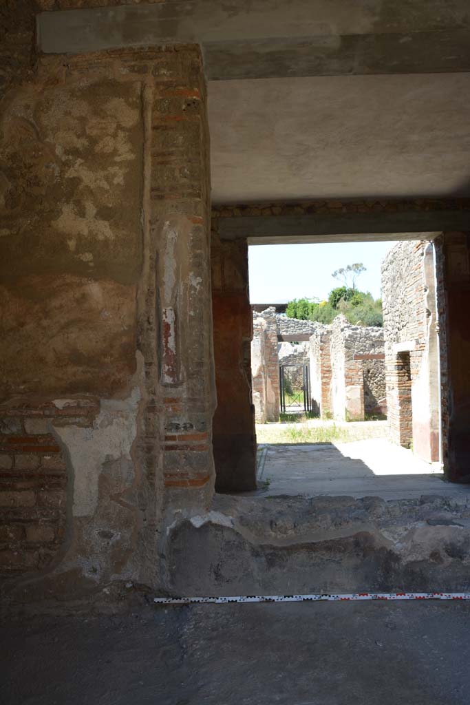 IX.5.6 Pompeii. May 2017. 
Room l (L), north side with window into tablinum. On the left would be the area of room m. 
Foto Christian Beck, ERC Grant 681269 DCOR.

