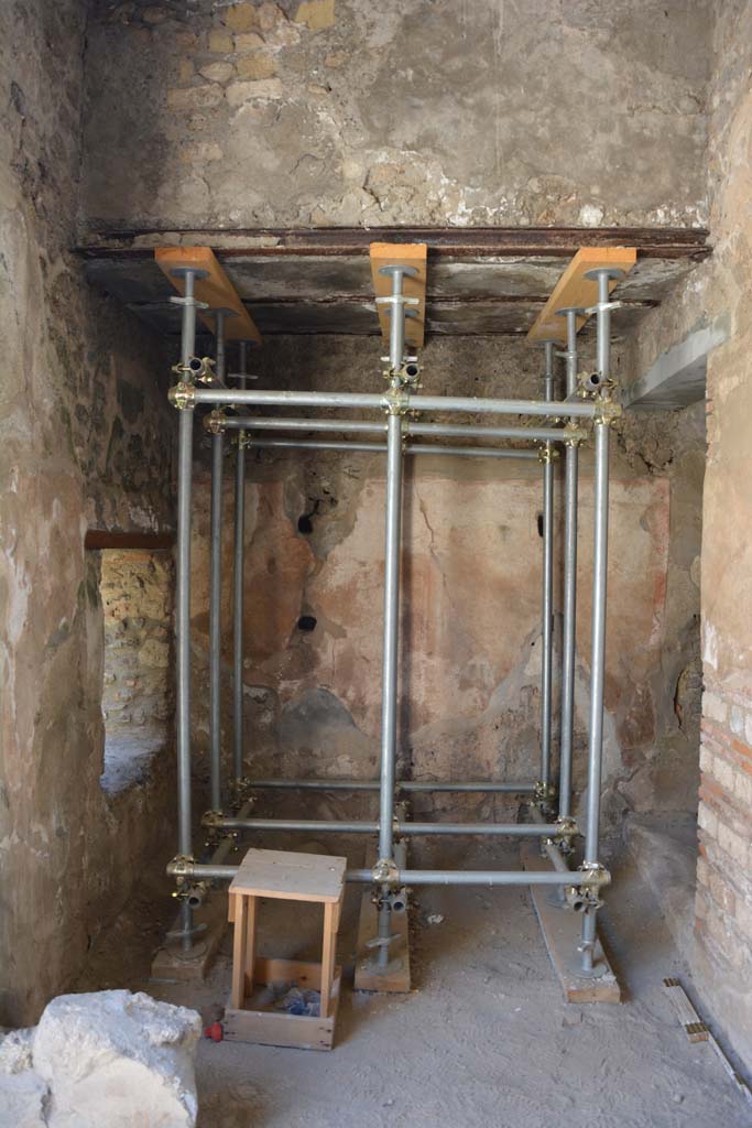 IX.5.6 Pompeii. May 2017. Room m, looking west.  
Foto Christian Beck, ERC Grant 681269 DCOR.

