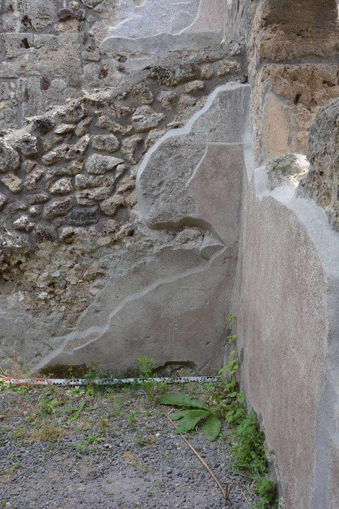 IX.5.8 Pompeii. May 2017. East wall in south-east corner.
Foto Christian Beck, ERC Grant 681269 DÉCOR.
