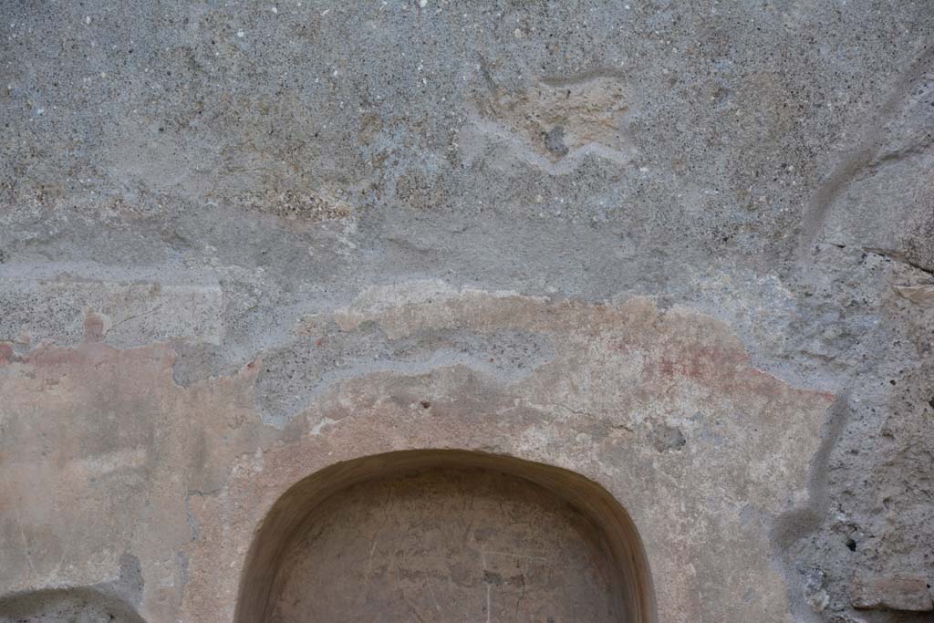 IX.5.9 Pompeii. May 2017. Room n, detail of upper niche on north wall.
Foto Christian Beck, ERC Grant 681269 DCOR.

