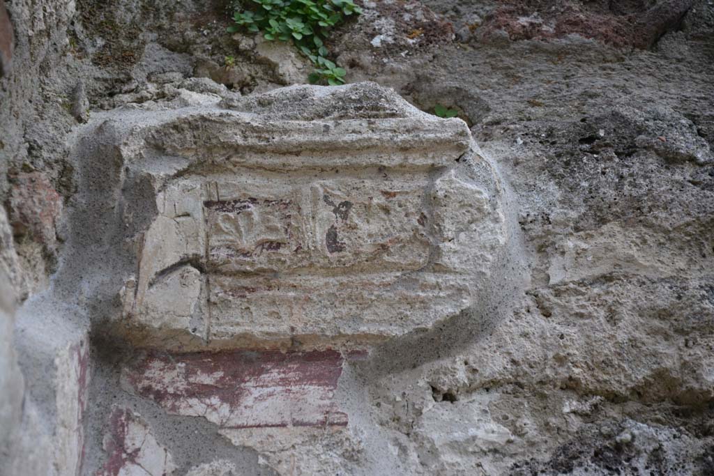 IX.5.9 Pompeii. March 2017. Room o, detail of stucco cornice on south wall in south-east corner.
Foto Christian Beck, ERC Grant 681269 DCOR.
