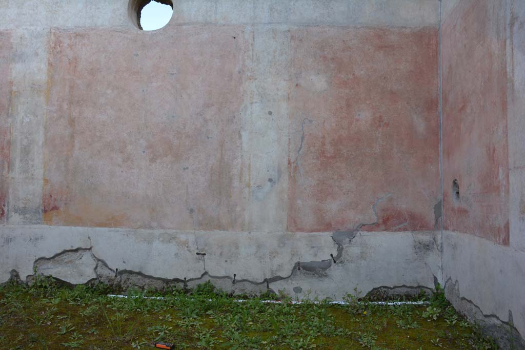 IX.5.9 Pompeii. May 2017. Room “p”, south wall at west end.
Foto Christian Beck, ERC Grant 681269 DÉCOR.

IX.5.9 Pompeii. May 2017. Room “p”, south wall at centre and west end.
Foto Christian Beck, ERC Grant 681269 DÉCOR.
