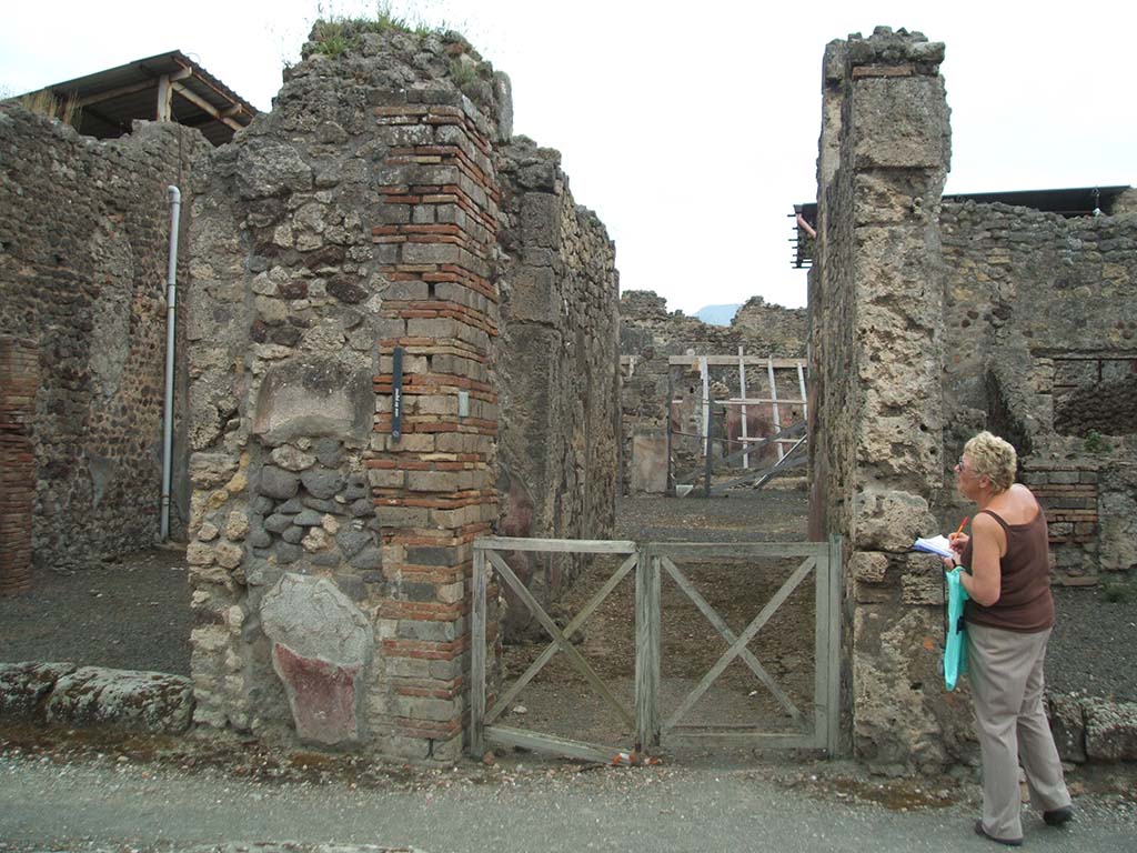 IX.5.9 Pompeii. May 2005. Entrance.