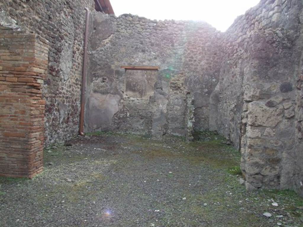 IX.5.10 Pompeii. December 2007. Looking south to large rear room with window into IX.5.9.