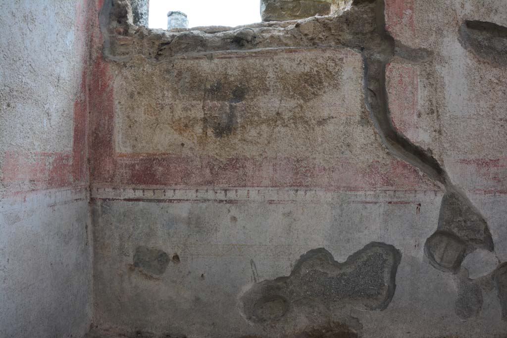 IX.5.11 Pompeii. March 2017. Room k, below window on south wall in south-east corner.  
Foto Christian Beck, ERC Grant 681269 DÉCOR.

