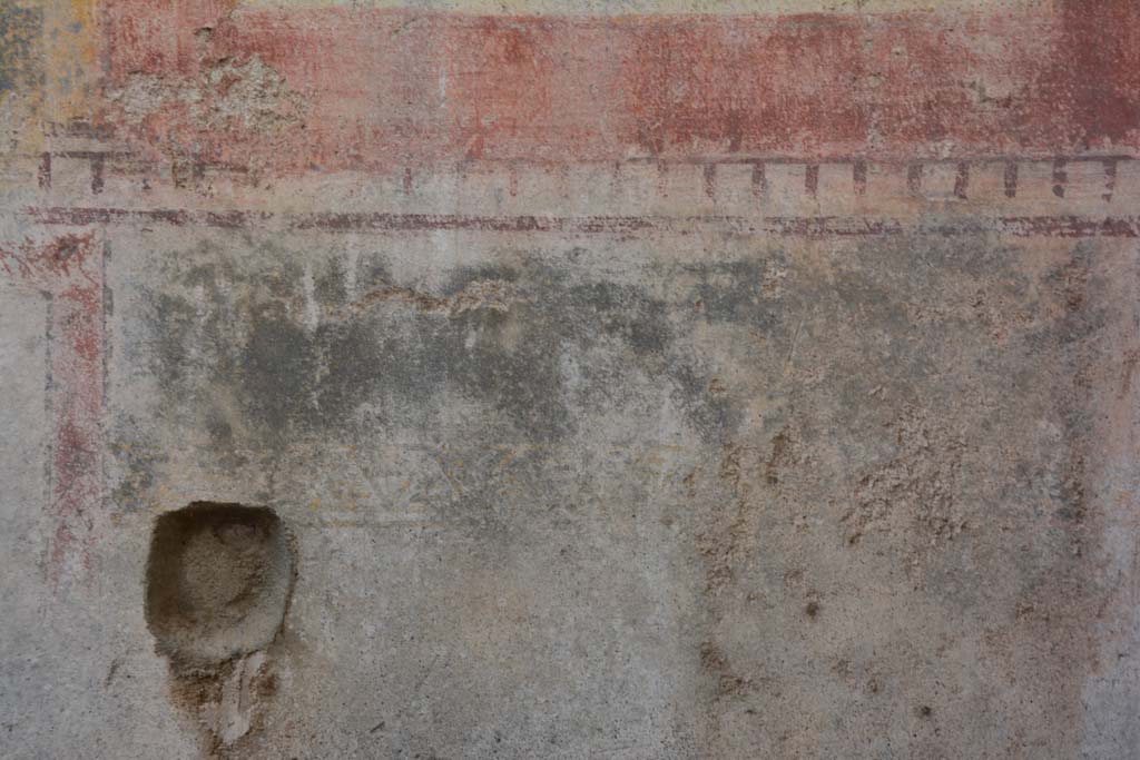 IX.5.11 Pompeii. March 2017. Room k, detail of zoccolo on west wall at north end below panel with figure of Muse Calliope.
Foto Christian Beck, ERC Grant 681269 DÉCOR.
