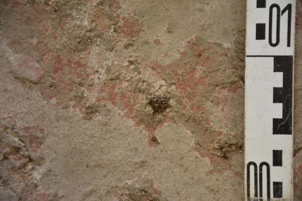 IX.5.11 Pompeii. May 2017. Room f, detail of flooring – a red plastered cocciopesto floor
Foto Christian Beck, ERC Grant 681269 DÉCOR.
