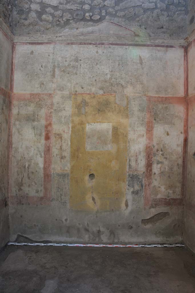 IX.5.11 Pompeii. May 2017. Room f, looking towards west wall.
Foto Christian Beck, ERC Grant 681269 DÉCOR.
