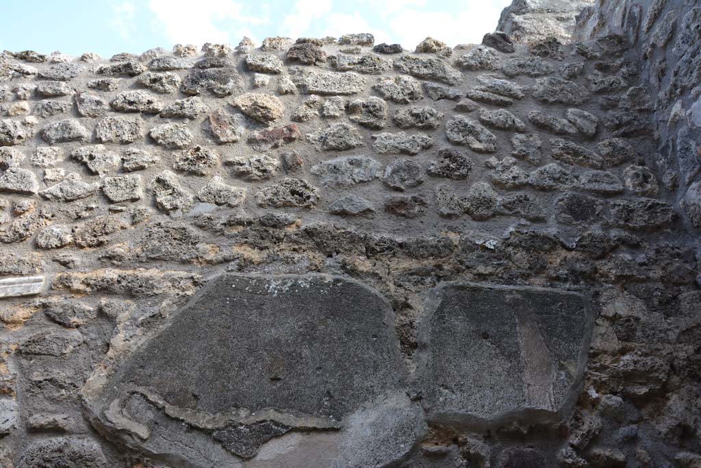IX.5.11 Pompeii. May 2017. Room o, upper south wall in south-west corner.
Foto Christian Beck, ERC Grant 681269 DÉCOR.

