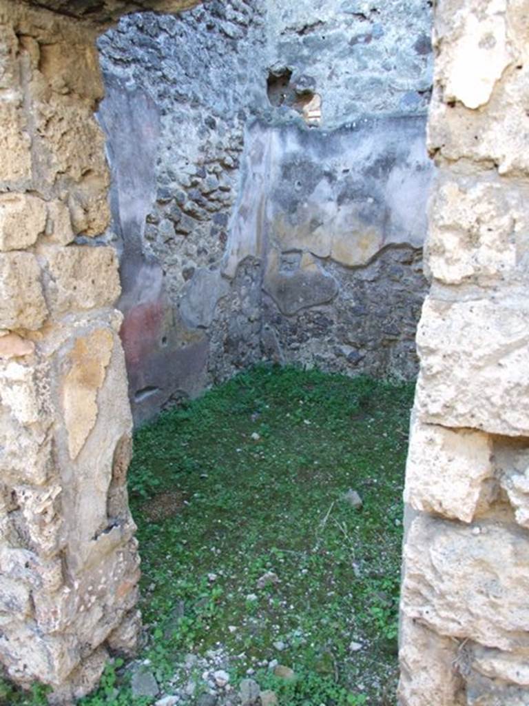 IX.5.11 Pompeii.  December 2007. Doorway to Room 18. Cubiculum.