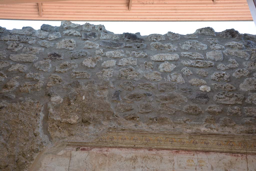 IX.5.11 Pompeii. May 2017. Room g, detail of stucco frieze from north wall.
Foto Christian Beck, ERC Grant 681269 DÉCOR.
