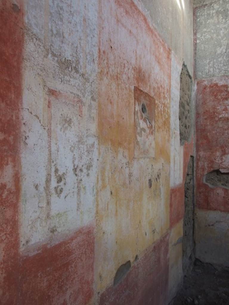 IX.5.11 Pompeii.  December 2007. Room 4, north wall.