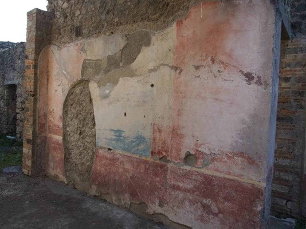 IX.5.11 Pompeii. May 2017. Room l (L), upper west wall of tablinum at north end.
Foto Christian Beck, ERC Grant 681269 DÉCOR.
