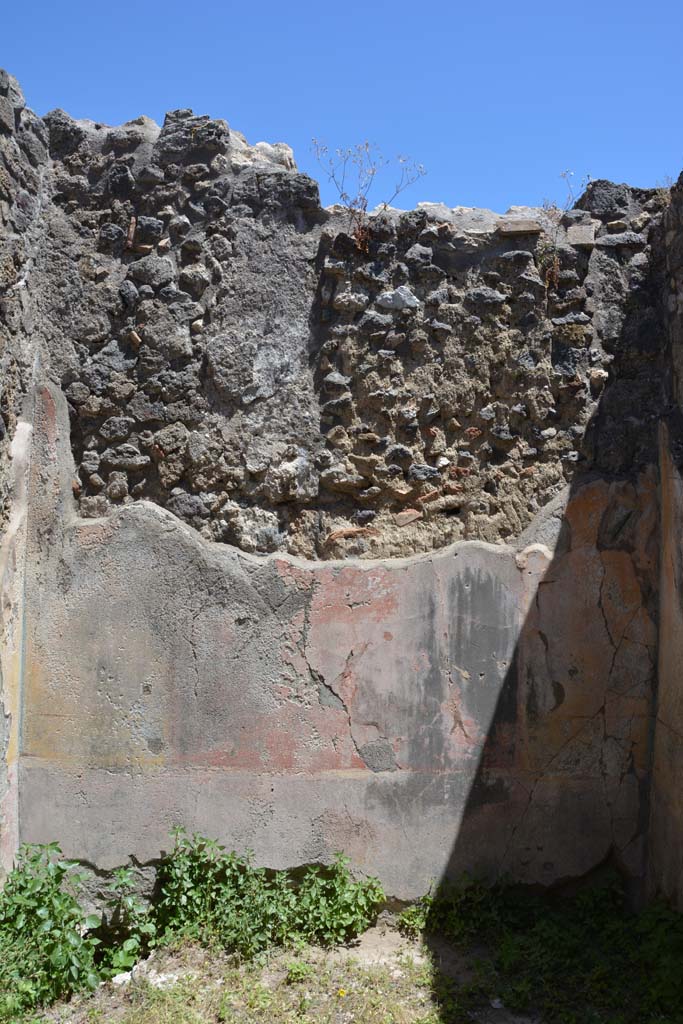 IX.5.14 Pompeii. May 2017. Room “L”, looking towards east wall.
Foto Christian Beck, ERC Grant 681269 DÉCOR.
