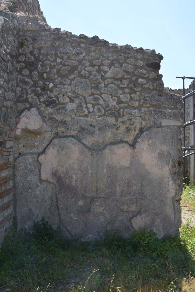 IX.5.14 Pompeii. May 2017. Peristyle “k”, south-east corner, south wall next to room “o”.
Foto Christian Beck, ERC Grant 681269 DÉCOR.
