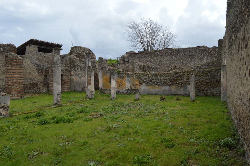 IX.5.14 Pompeii. March 2018. South side of portico “k”.
Foto Taylor Lauritsen, ERC Grant 681269 DÉCOR.
