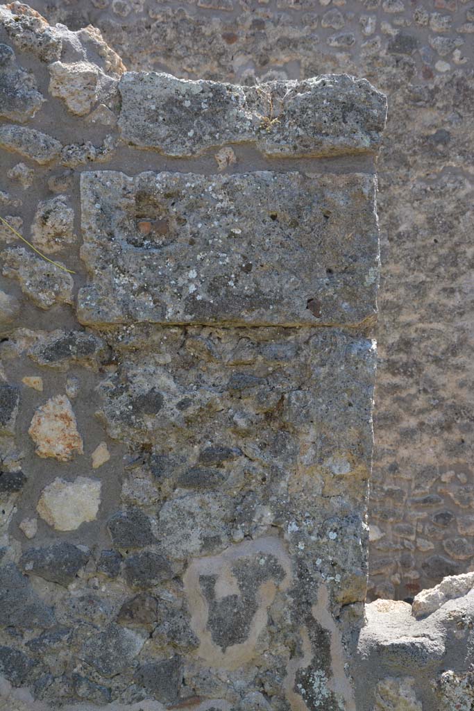 IX.5.14 Pompeii. May 2017. Room “r”, detail from south wall.  
Foto Christian Beck, ERC Grant 681269 DÉCOR.
