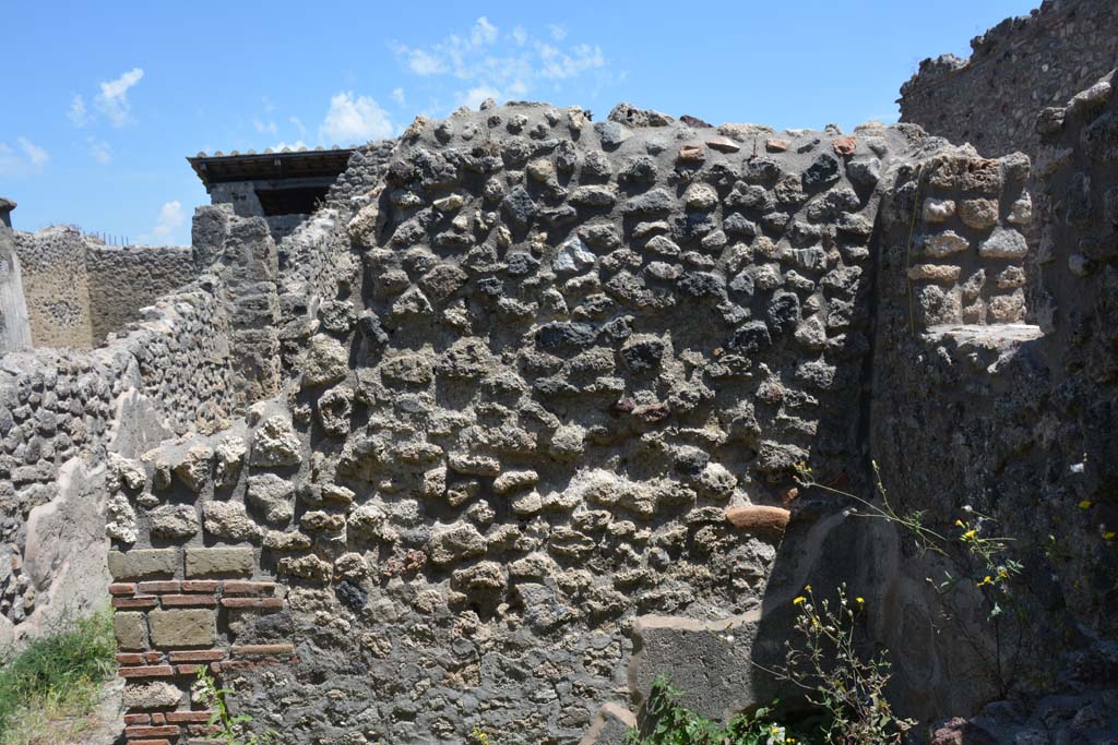 IX.5.14 Pompeii. May 2017. Room “t”, looking towards east wall.   
Foto Christian Beck, ERC Grant 681269 DÉCOR. 

