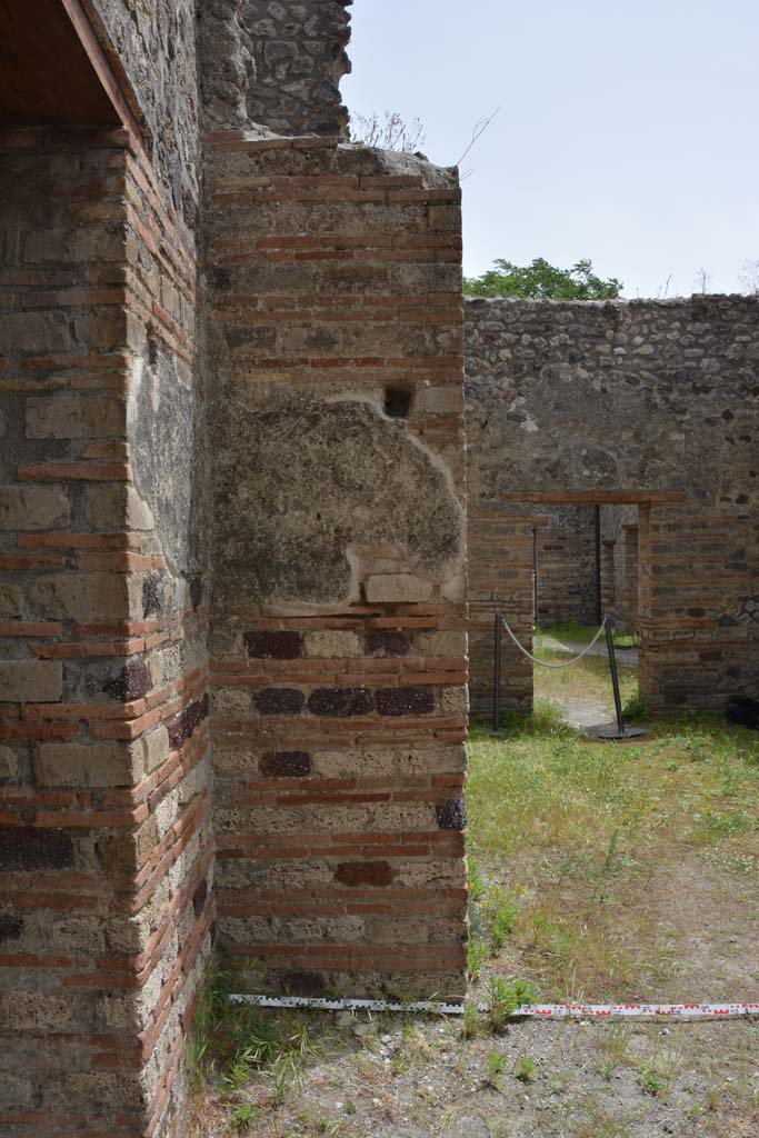 IX.5.14 Pompeii. May 2017. Room “b”, south wall of atrium, on west side of south ala “i”.
Foto Christian Beck, ERC Grant 681269 DÉCOR.
