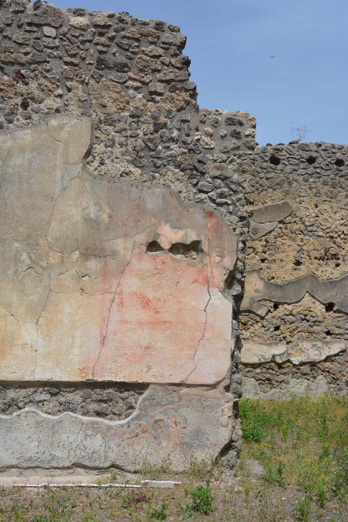 IX.5.14 Pompeii. May 2017. Room “b”, remaining flooring near north wall of atrium.
Foto Christian Beck, ERC Grant 681269 DÉCOR.

