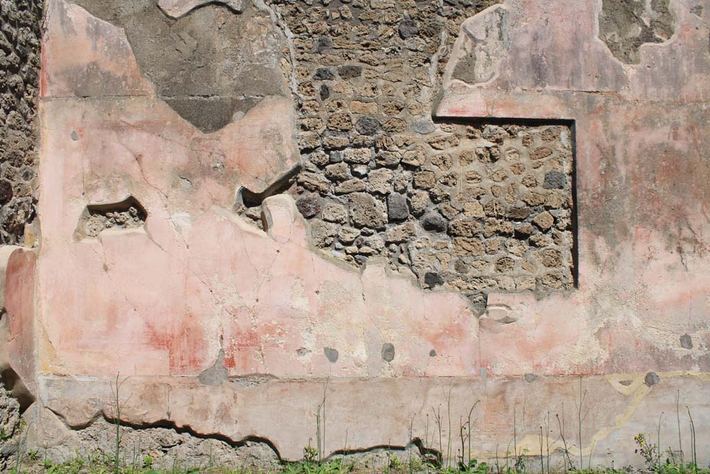 IX.5.14 Pompeii. May 2019. Room “f”, north wall at west end.
Foto Christian Beck, ERC Grant 681269 DÉCOR.

