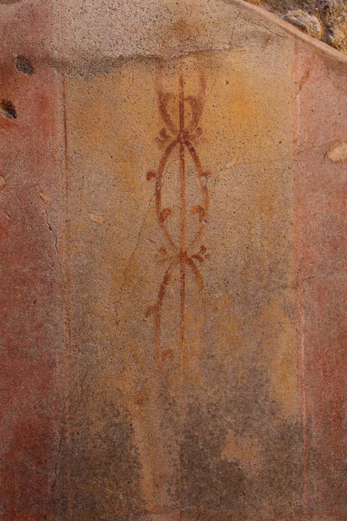 IX.5.14 Pompeii. May 2019. 
Room “d”, detail of painted twisted candelabra on yellow panel of west wall on north side of doorway.
Foto Christian Beck, ERC Grant 681269 DÉCOR.

